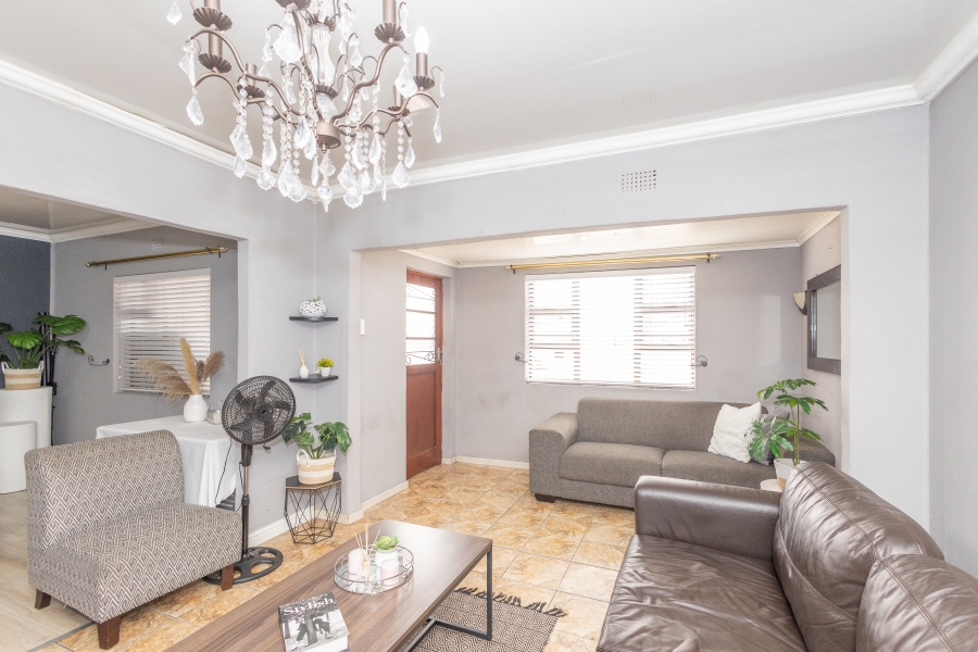 2 Bedroom Property for Sale in Uitsig Western Cape